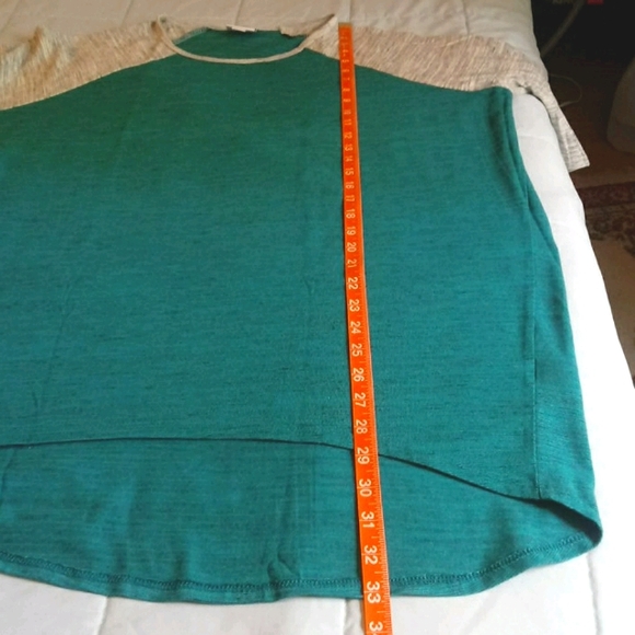 LuLaRoe contrast sleeve Irma tunic tee size S - Picture 8 of 8